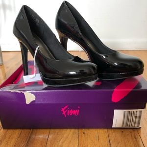 Fioni black classic pumps, size 6.5, brand new